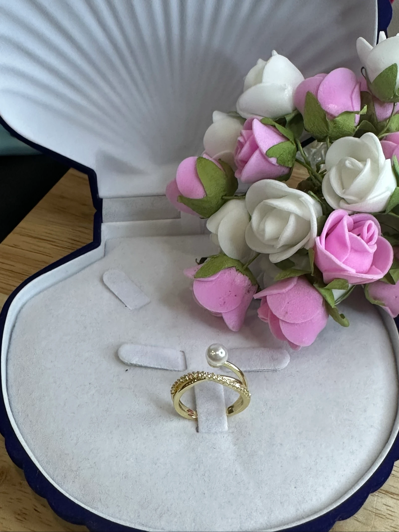 Open gold-plated ring with mother-of-pearl and rhinestones – photo 4
